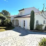 Maison Cosy En Bordure Du Golf. Villa Saint-Raphaël