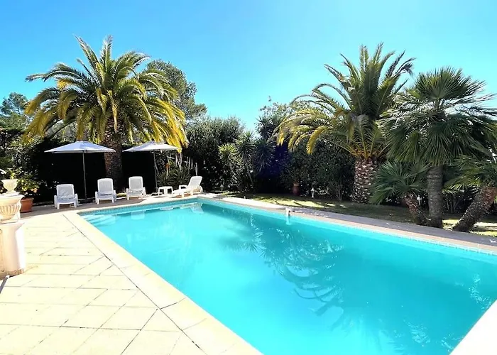 Maison Cosy En Bordure Du Golf. *