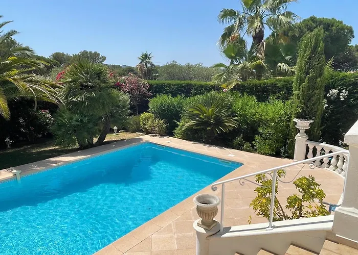 Maison Cosy En Bordure Du Golf. Villa Saint-Raphaël